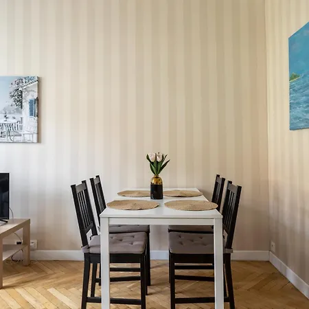Family For 10 - Old Town - Nowy Swiat Apartment Warsaw